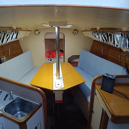 Experience On A Sailboat To Sleep Hotel Sant Adria de Besos Buitenkant foto