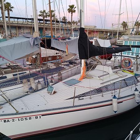 Experience On A Sailboat To Sleep Hotel Sant Adria de Besos Buitenkant foto